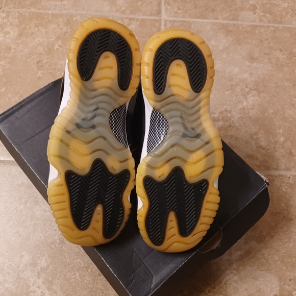 Jordan 11 Retro Low 'Barons' Wo.6½ (5Y) - Picture 8 of 10